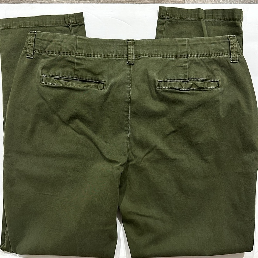 Old Navy Olive Green straight leg Chino pants size 10 short - Picture 9 of 9